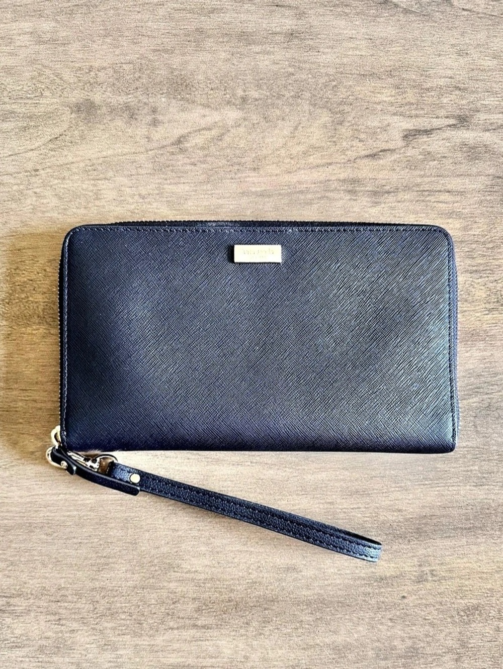Kate Spade Black Zip Around Wristlet Wallet Like New